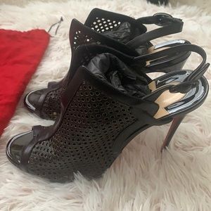 Authentic Christian Louboutin black heel 41